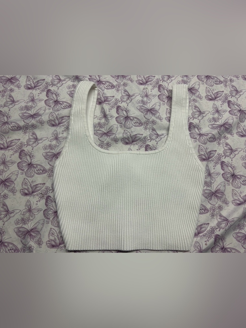 ⚛️Babaton White Ribbed Scoop Neck Crop Tank